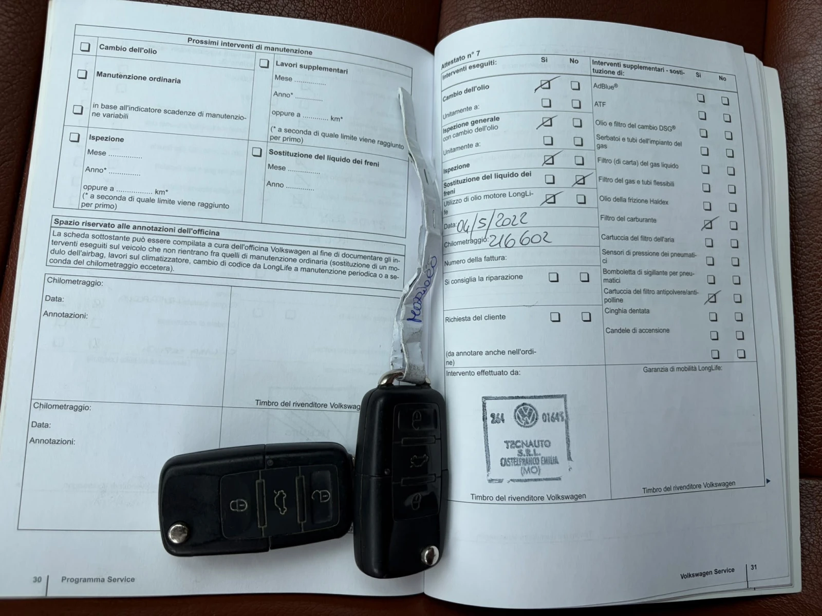 VW Tiguan 2.0TDI DSG 4x4 HIGHLINE KOJA, снимка 17 - Автомобили и джипове - 54896638