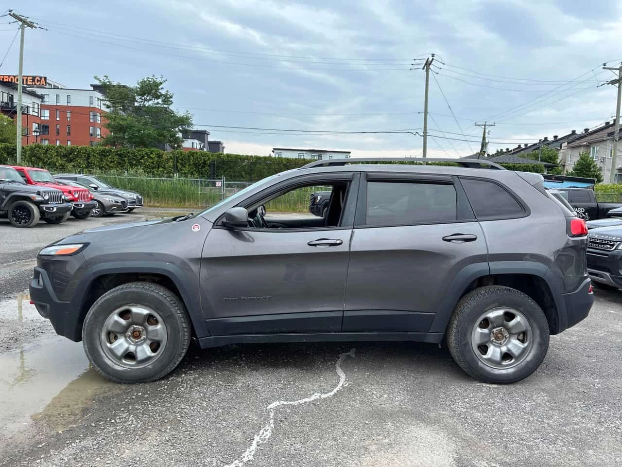 Jeep Cherokee * Trailhawk * CARFAX * ОПЦИЯ ЗА ФИНАНСИРАНЕ , снимка 2 - Автомобили и джипове - 55623909