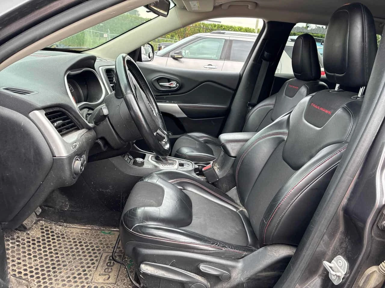 Jeep Cherokee * Trailhawk * CARFAX * ОПЦИЯ ЗА ФИНАНСИРАНЕ , снимка 15 - Автомобили и джипове - 55623909