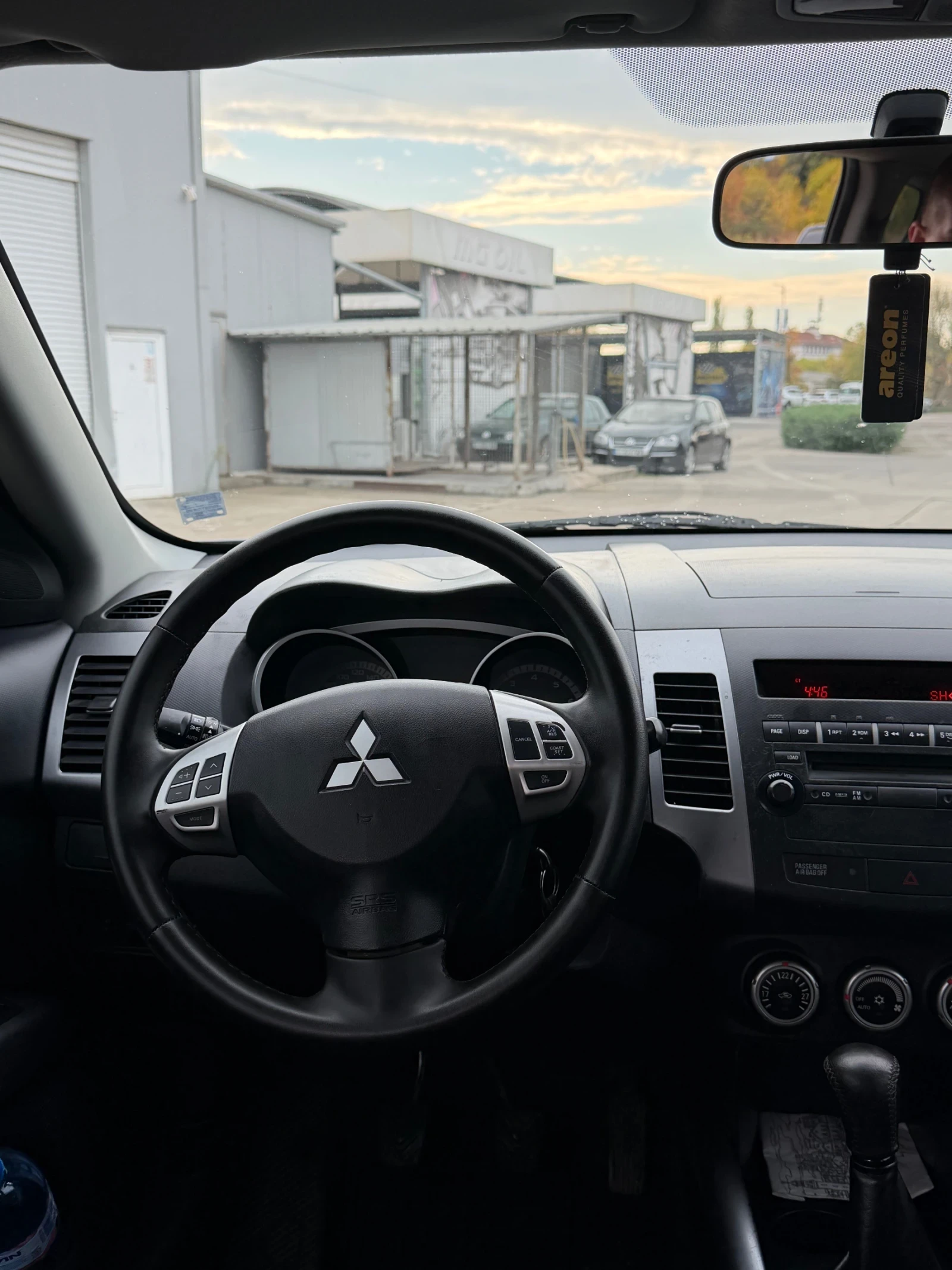 Mitsubishi Outlander, снимка 10 - Автомобили и джипове - 56464692