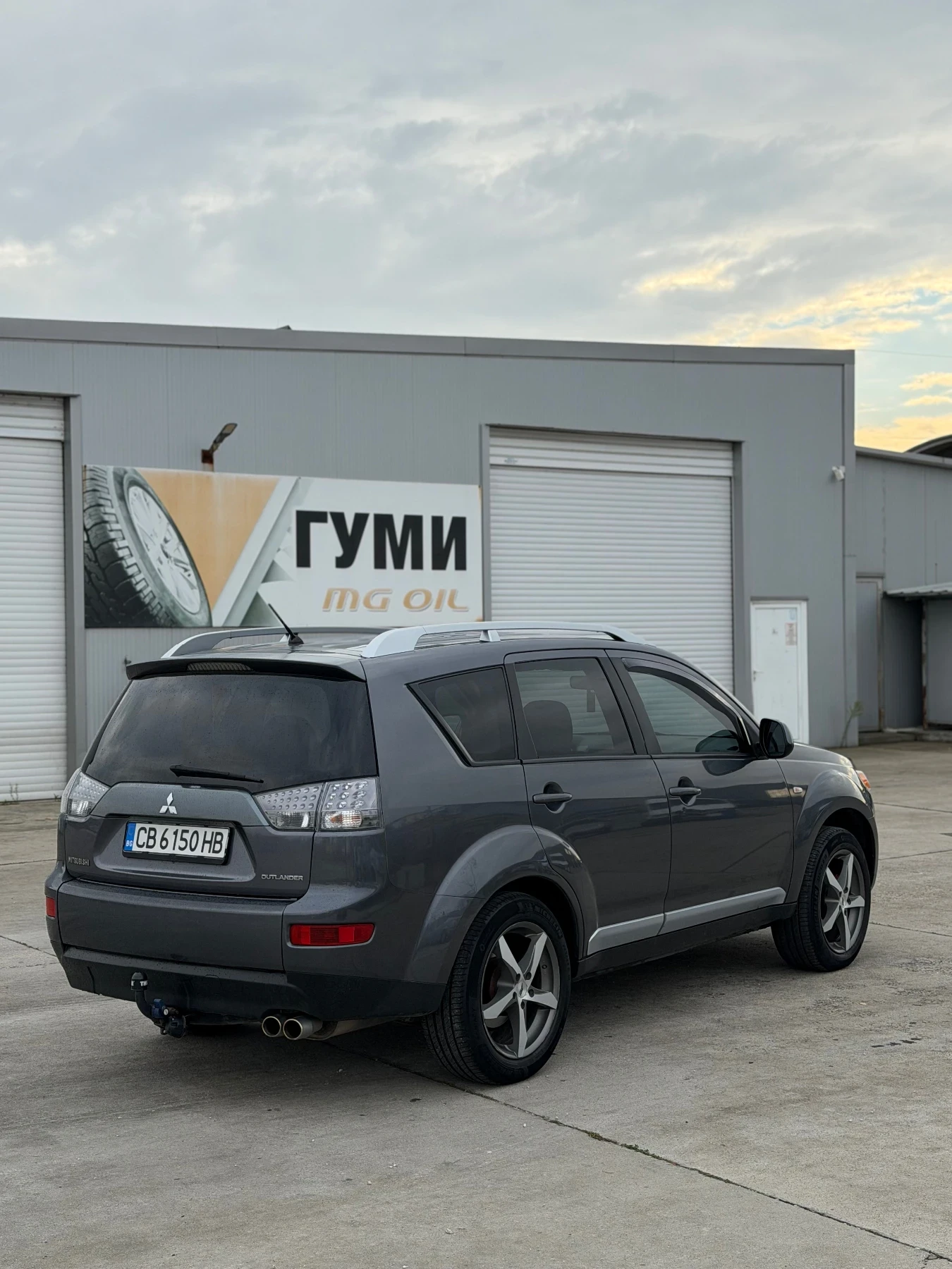 Mitsubishi Outlander, снимка 4 - Автомобили и джипове - 56464692