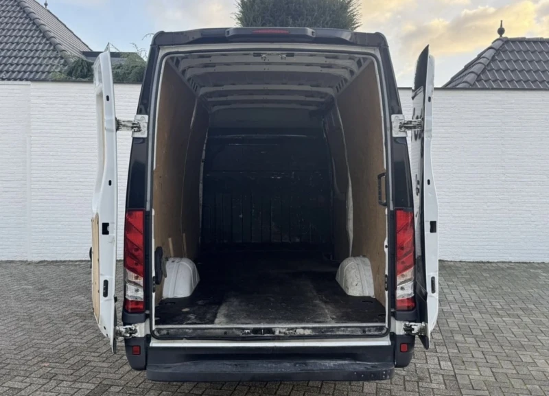 Iveco Daily 35S13V 2.3 , H3 L , КЛИМА , ТЕМПОМАТ , 225.000КМ, снимка 11 - Бусове и автобуси - 52844772