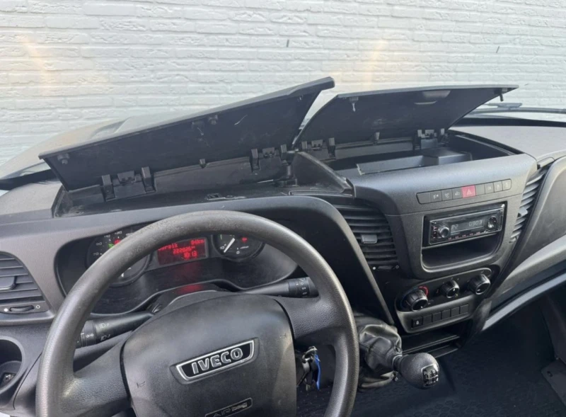 Iveco Daily 35S13V 2.3 , H3 L , КЛИМА , ТЕМПОМАТ , 225.000КМ, снимка 14 - Бусове и автобуси - 52844772