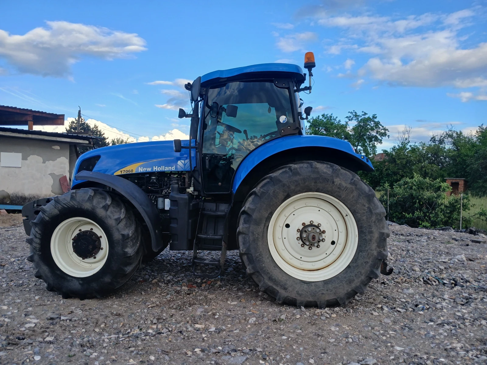 Трактор New Holland Т7060 с автопилот, снимка 3 - Селскостопанска техника - 54960189