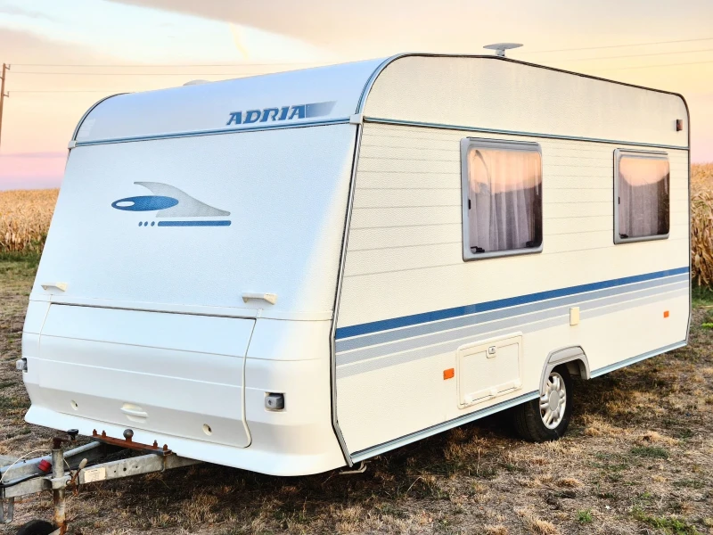 Каравана Adria ALTEA 432 PX // ФОРСЕЛТ// WC //ФРЕНСКА СПАЛНЯ //, снимка 2 - Каравани и кемпери - 51628739