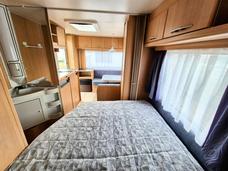 Каравана Adria ALTEA 432 PX // ФОРСЕЛТ// WC //ФРЕНСКА СПАЛНЯ //, снимка 12 - Каравани и кемпери - 51628739