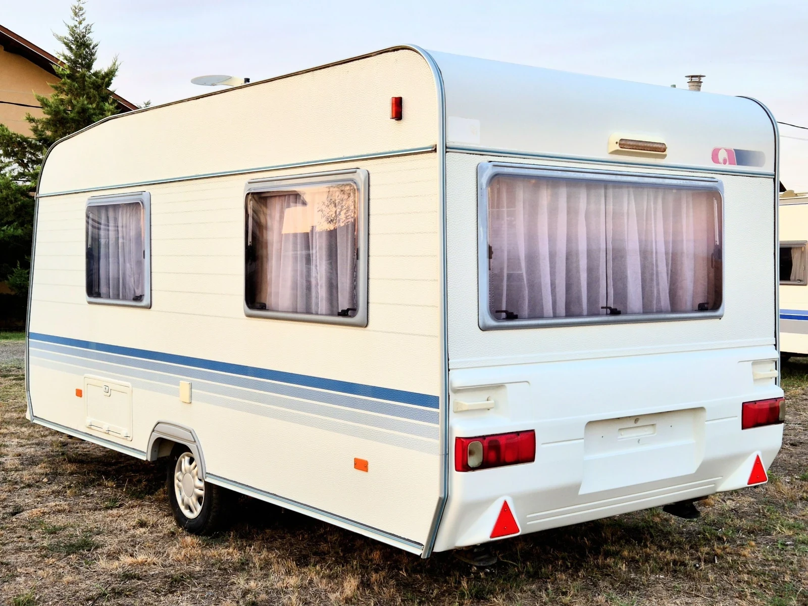 Каравана Adria ALTEA 432 PX // ФОРСЕЛТ// WC //ФРЕНСКА СПАЛНЯ // - изображение 3