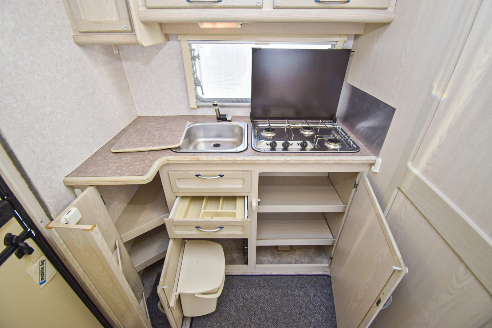 Каравана Sprite Super 390 EK/ Форселт - изображение 9