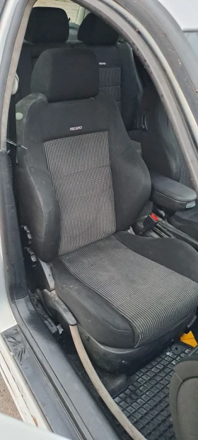 VW Golf 1.8 125к.с РЕКАРО ГАЗ, снимка 1