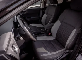 Toyota Auris 1.8 Hybrid Facelif Black Edition! ТОП! С ГАРАНЦИЯ!, снимка 10