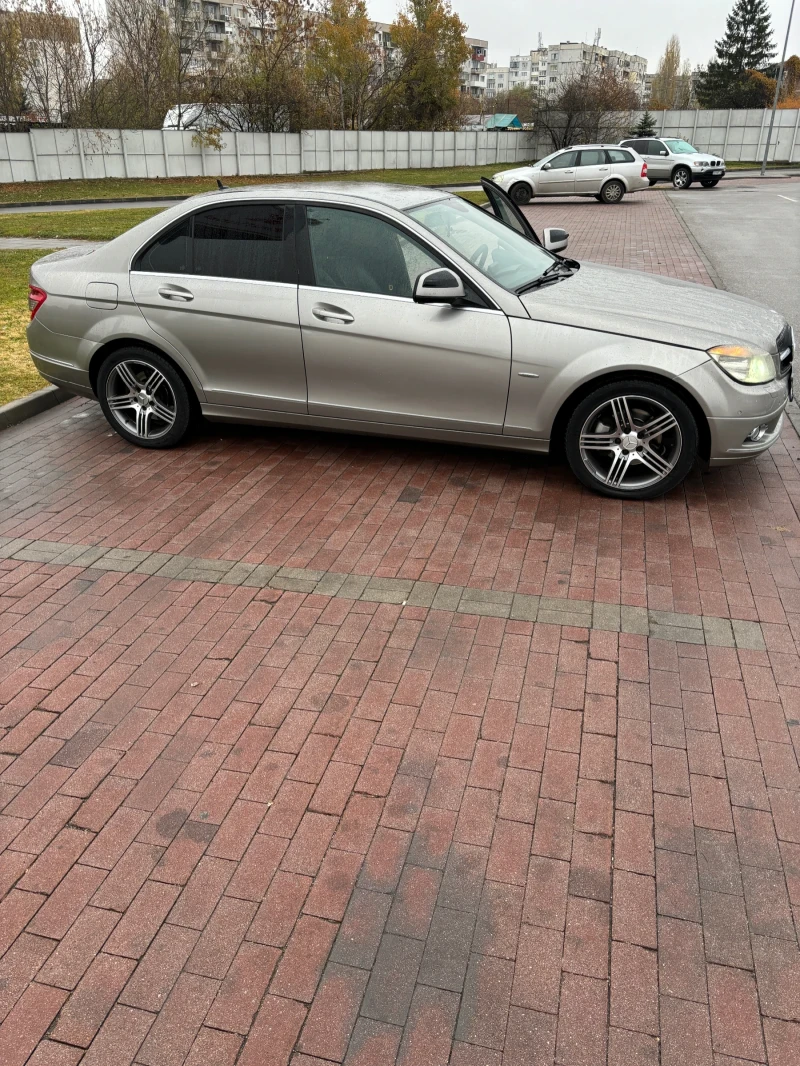 Mercedes-Benz C 220, снимка 4 - Автомобили и джипове - 47960184