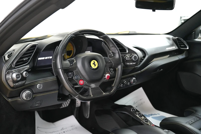 Ferrari 488 GTB 3.9 V8 BiTurbo Carbon Package AKRAPOVIC, снимка 8 - Автомобили и джипове - 50548022