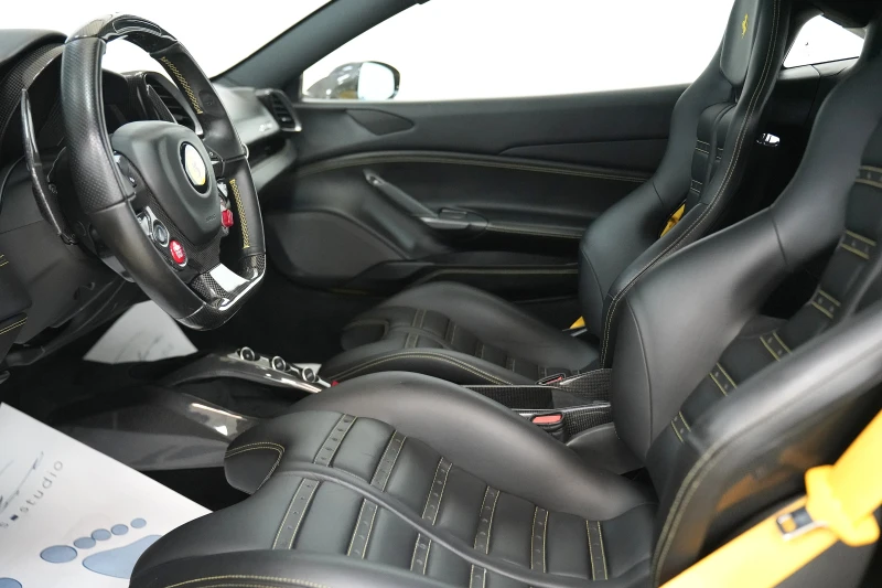 Ferrari 488 GTB 3.9 V8 BiTurbo Carbon Package AKRAPOVIC, снимка 9 - Автомобили и джипове - 50548022