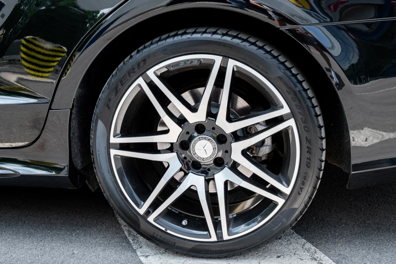 Mercedes-Benz CLS 500 4Matic, AMG+ пакет, 360 камера, Harman, Алкантара, снимка 4 - Автомобили и джипове - 52706174