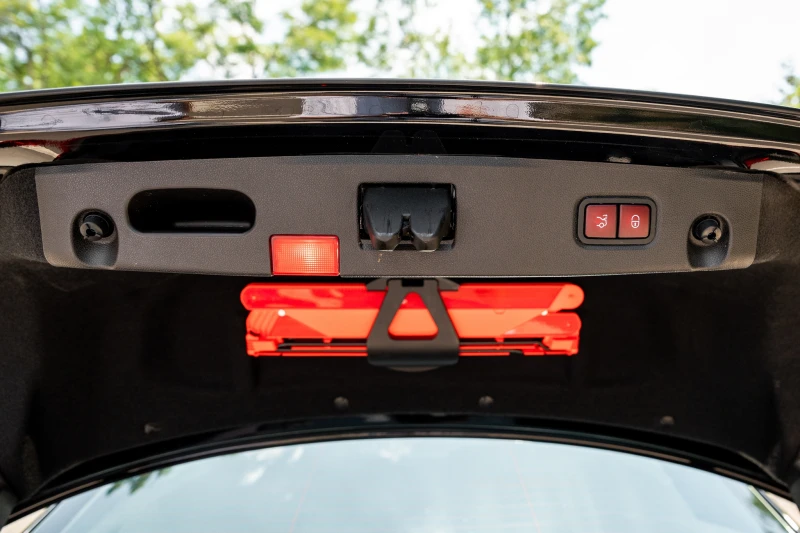 Mercedes-Benz CLS 500 4Matic, AMG+ пакет, 360 камера, Harman, Алкантара, снимка 10 - Автомобили и джипове - 52706174