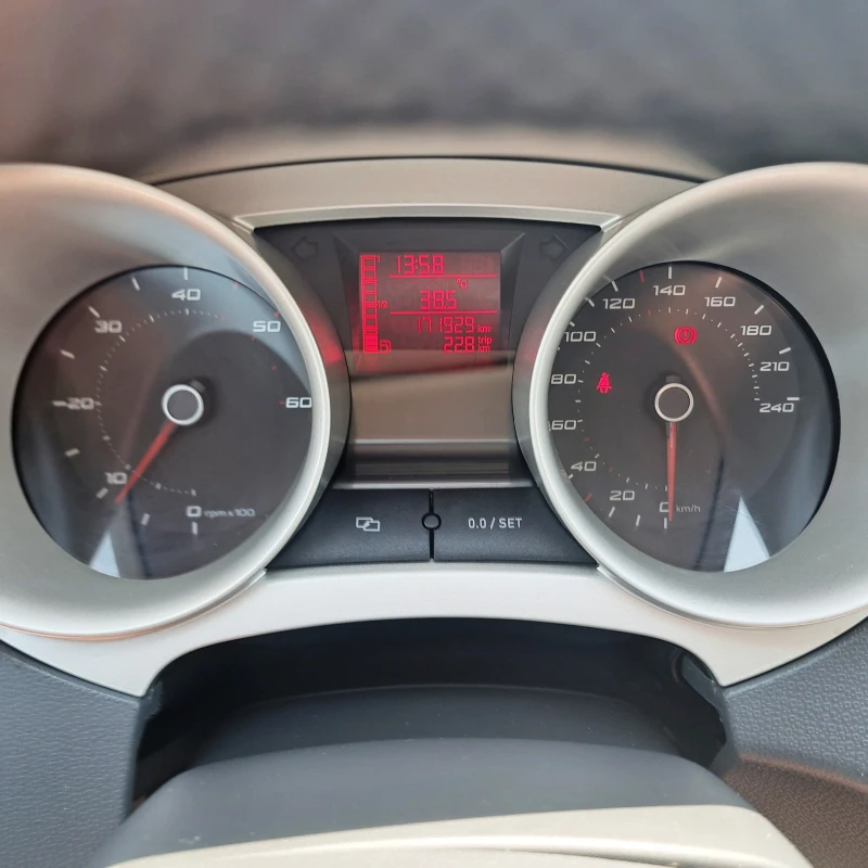 Seat Ibiza 1.9TDI* 105 k.c* АВТОПИЛОТ* ОТЛИЧЕН!* , снимка 14 - Автомобили и джипове - 51106699
