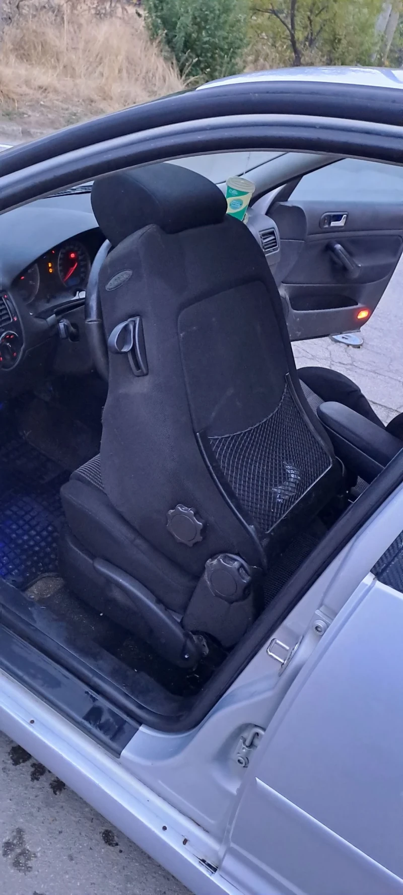 VW Golf 1.8 125к.с РЕКАРО ГАЗ, снимка 6 - Автомобили и джипове - 51866573