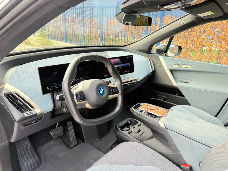 BMW iX 40 xDrive/326HP/LASER/360/HarmanKardon/HeadUP/, снимка 5 - Автомобили и джипове - 52677745