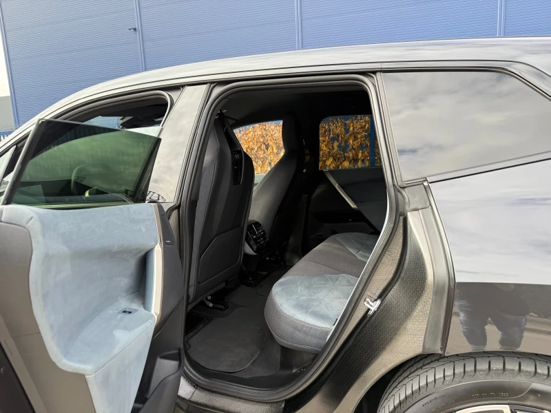 BMW iX 40 xDrive/326HP/LASER/360/HarmanKardon/HeadUP/, снимка 10 - Автомобили и джипове - 52677745