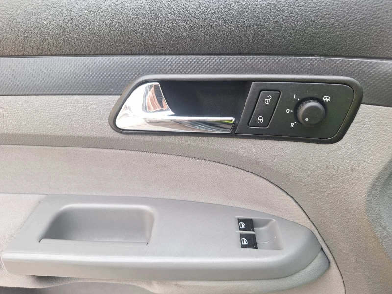 VW Caddy LIFE 2.0 TDI, снимка 9 - Автомобили и джипове - 53067032