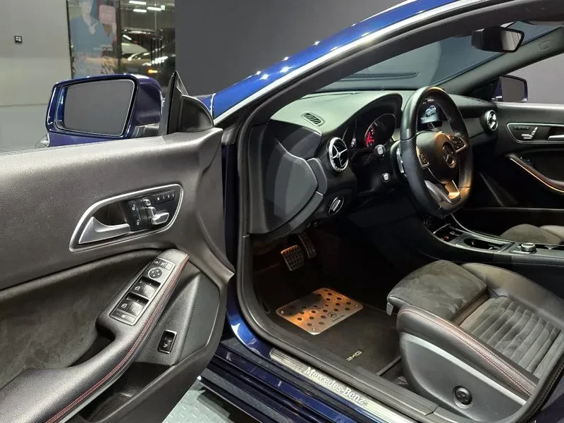 Mercedes-Benz CLA 2.5, снимка 11 - Автомобили и джипове - 54287643