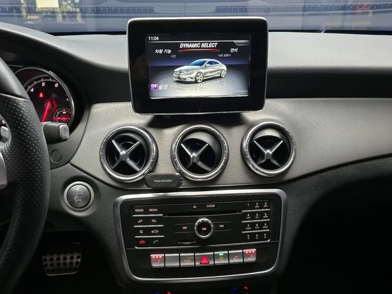 Mercedes-Benz CLA 2.5, снимка 15 - Автомобили и джипове - 54287643