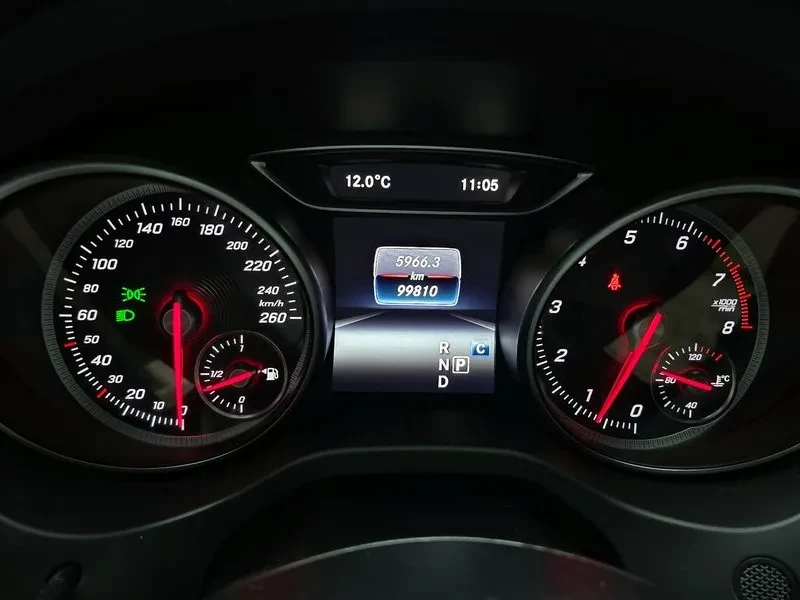 Mercedes-Benz CLA 2.5, снимка 8 - Автомобили и джипове - 54287643