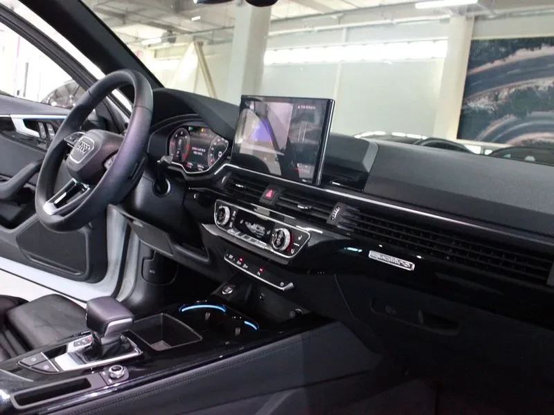 Audi A4 2.0 TDI Quattro - САМО 30% АВАНС, снимка 12 - Автомобили и джипове - 55487079