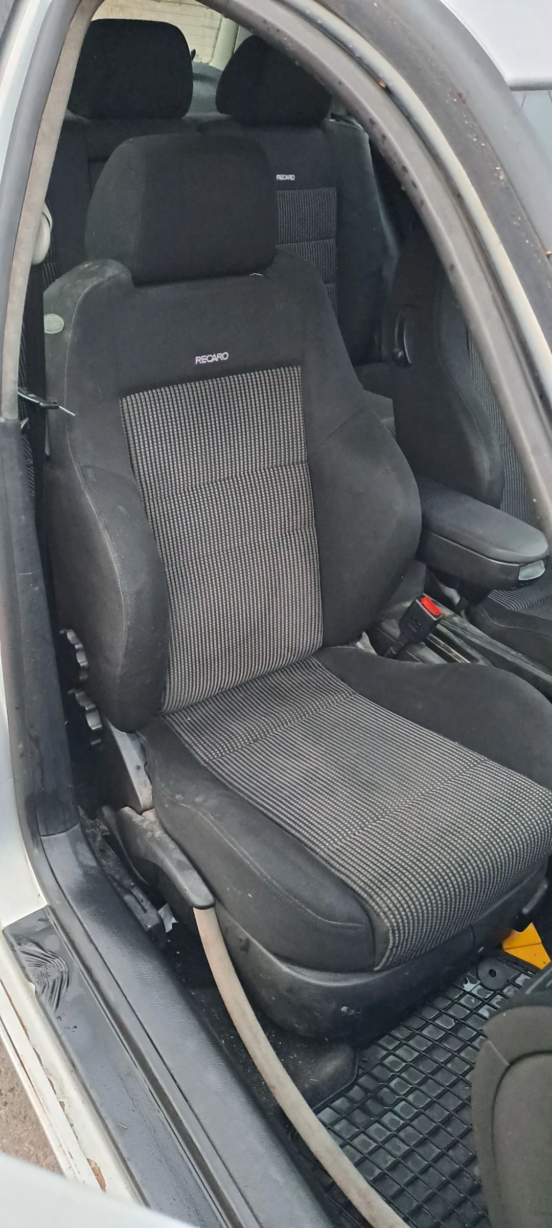 VW Golf 1.8 125к.с РЕКАРО ГАЗ, снимка 1