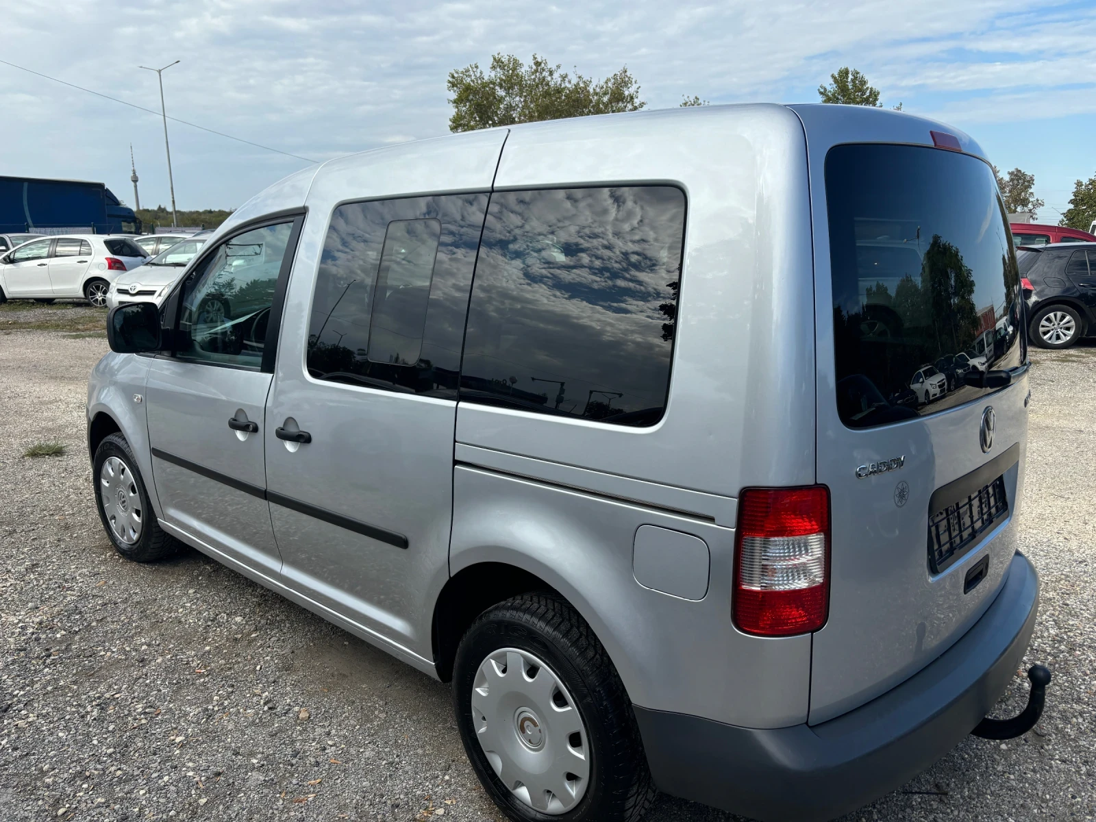 VW Caddy 2006+ 1.6+ 102кс+ СТ. МОТОР+ С.ИСТОРИЯ-4ЛЕТНИ ГУМИ - изображение 6