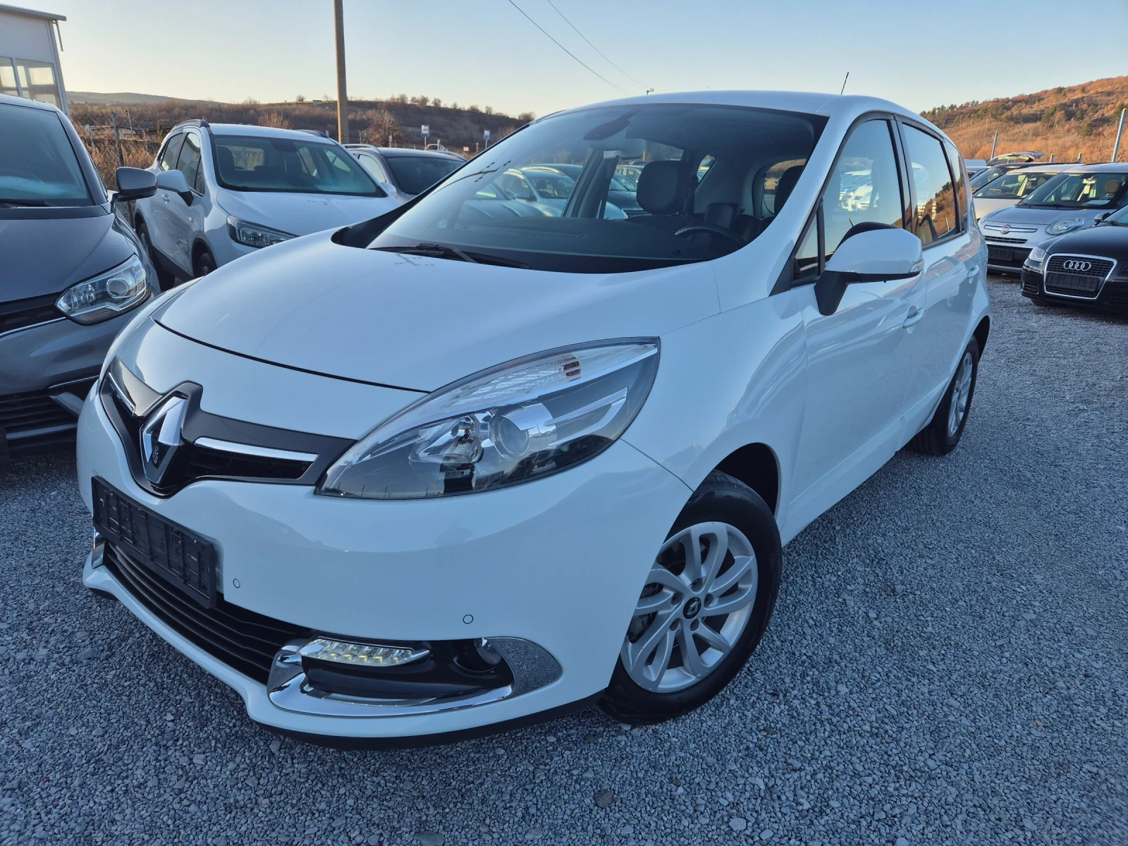 Renault Scenic 1.5 DCI Avtomat - изображение 2