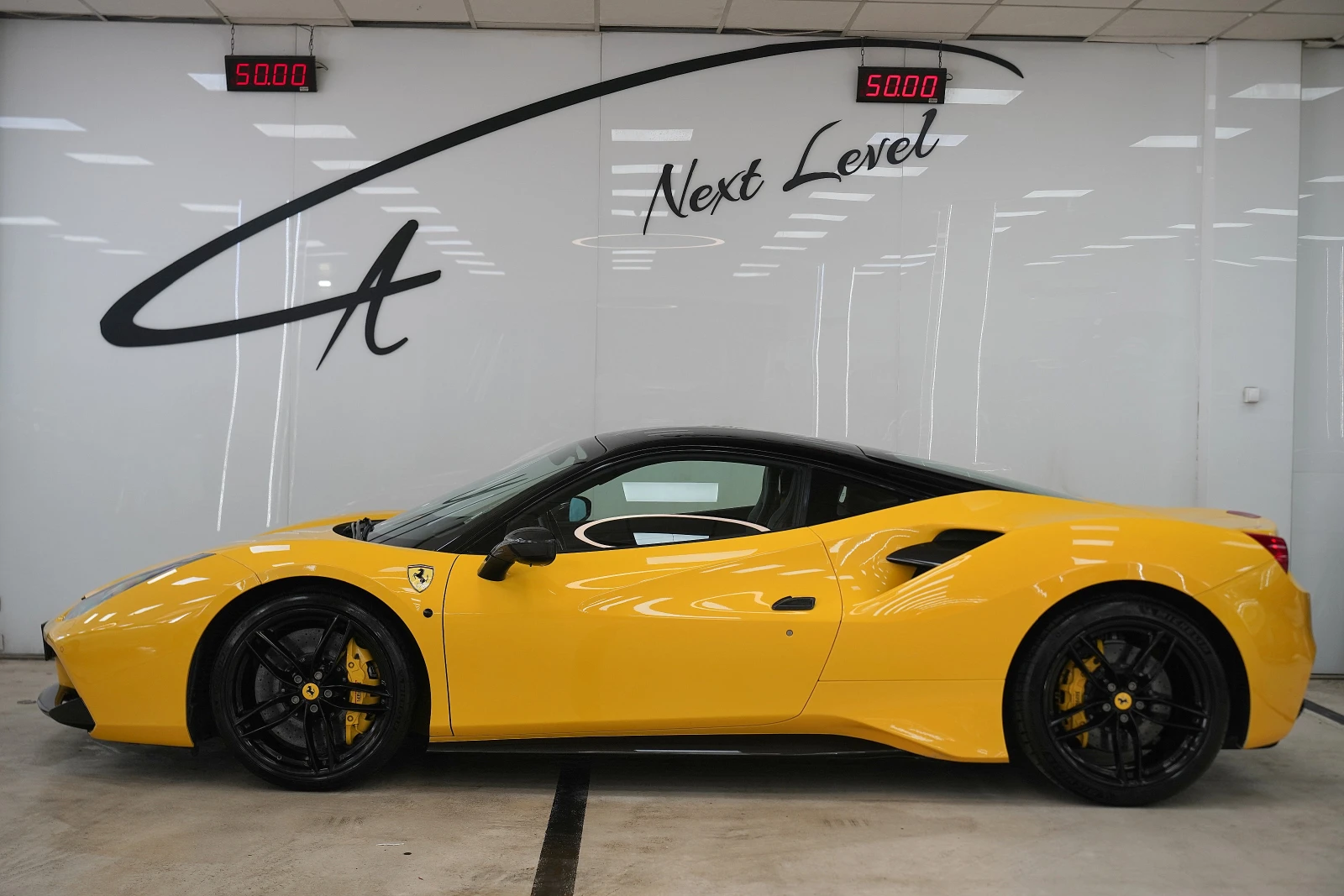 Ferrari 488 GTB 3.9 V8 BiTurbo Carbon Package AKRAPOVIC - изображение 4