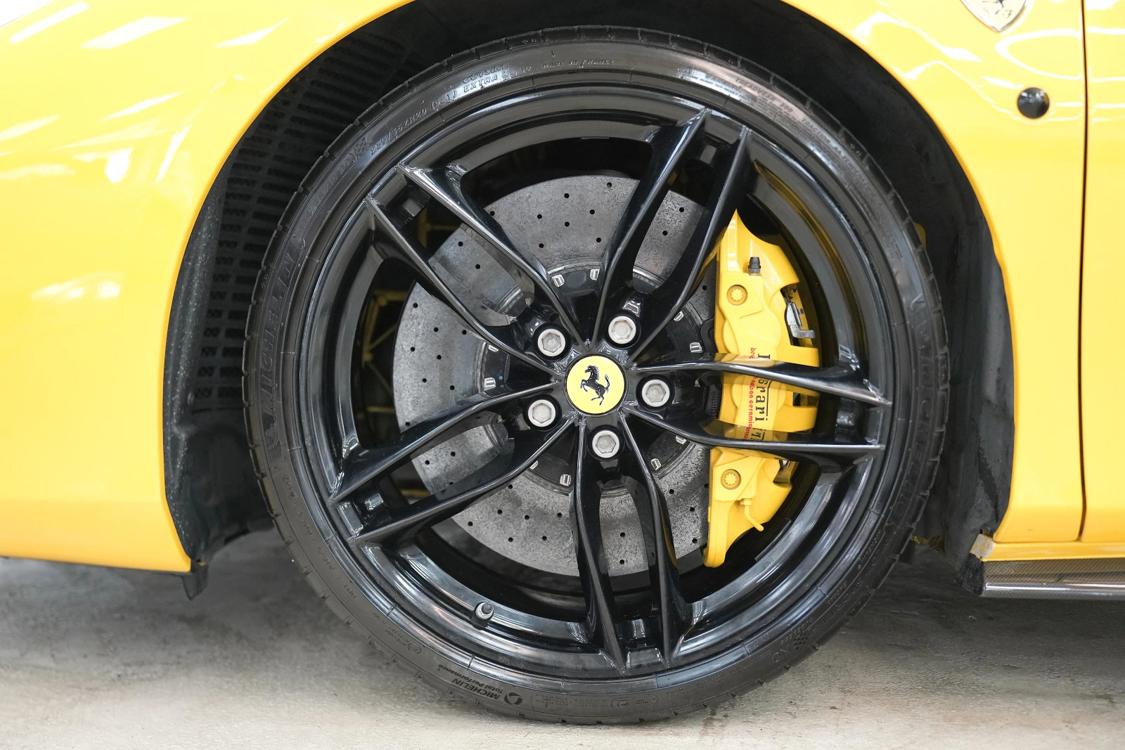 Ferrari 488 GTB 3.9 V8 BiTurbo Carbon Package AKRAPOVIC | Mobile.bg   14