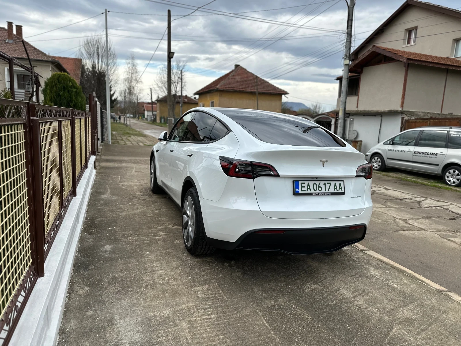 Tesla Model Y Model Y LR 82kWh 514 hp AWD - изображение 6