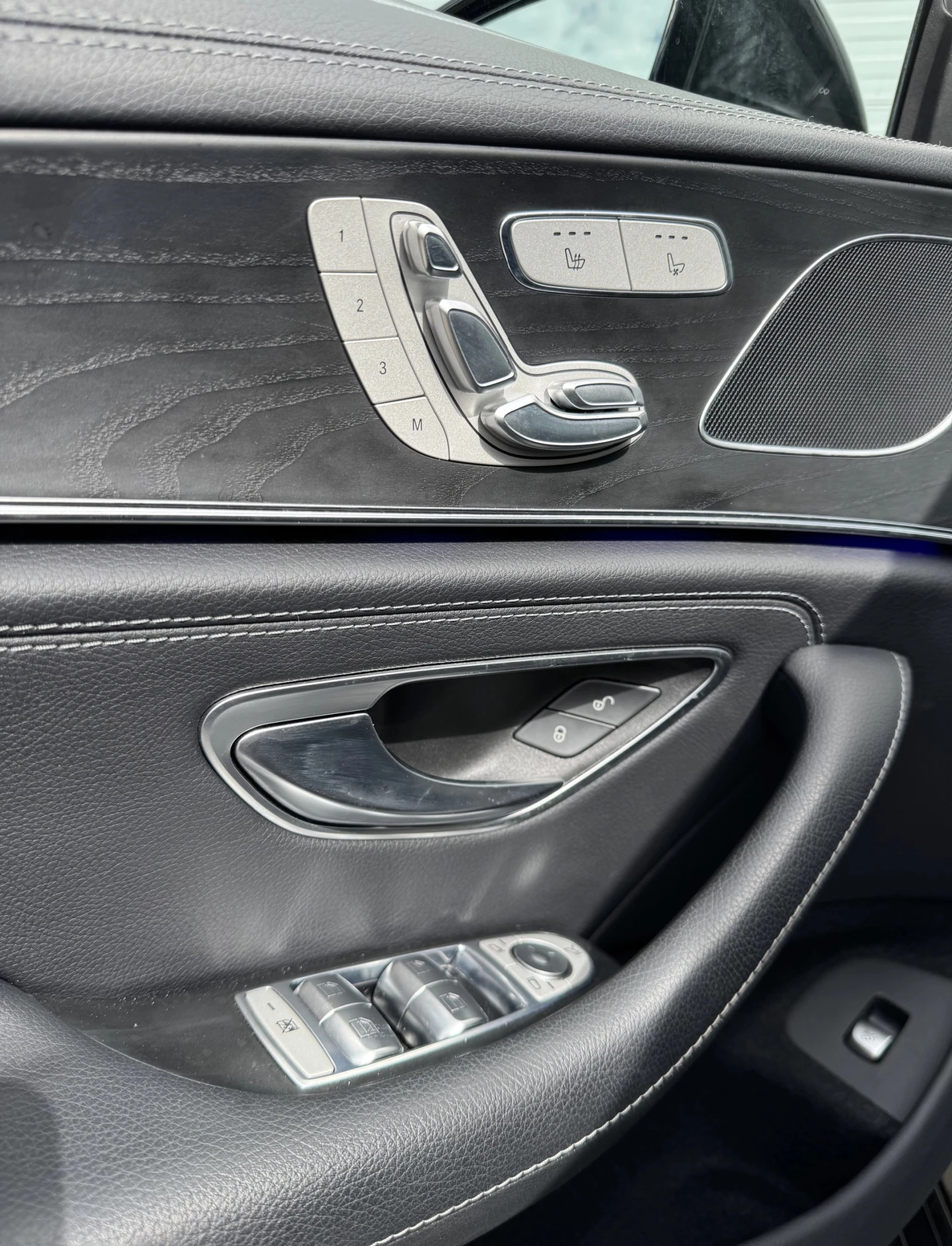 Mercedes-Benz CLS 300d AMG Line 4Matic - изображение 8