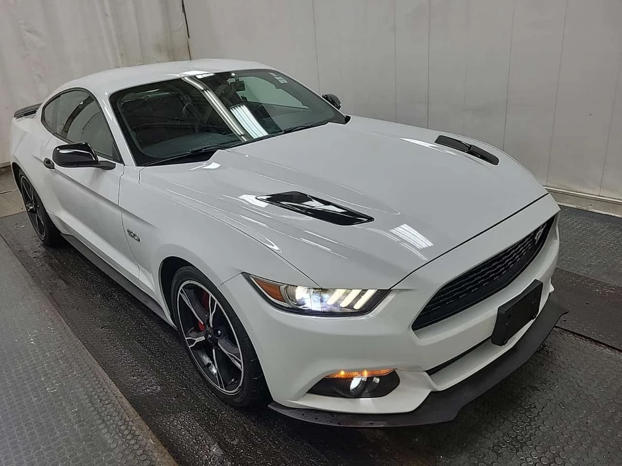 Ford Mustang * 2dr Fastback GT Premium * CARFAX * ЦЕНА ДО БГ, снимка 3 - Автомобили и джипове - 53906241