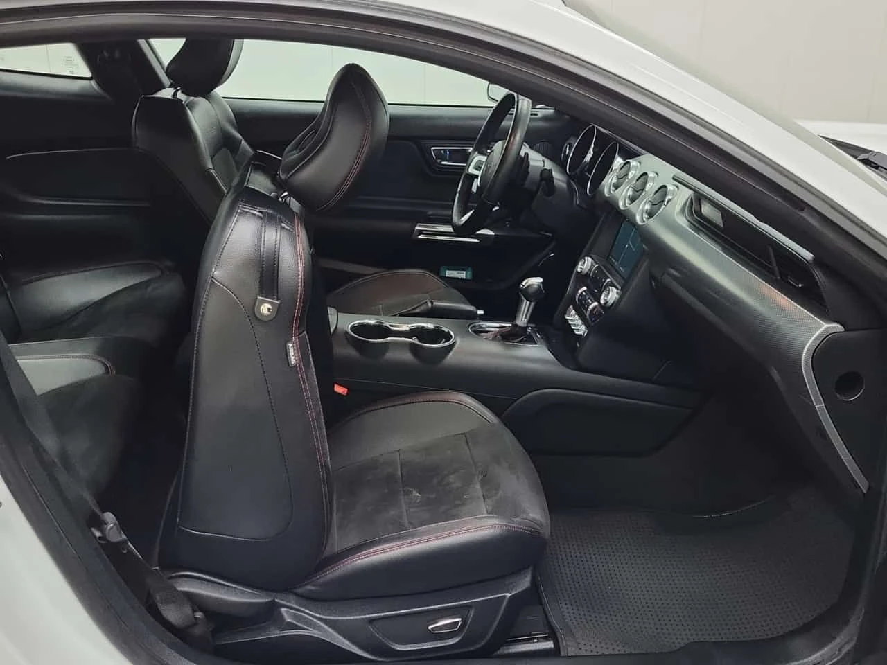 Ford Mustang * 2dr Fastback GT Premium * CARFAX * ЦЕНА ДО БГ, снимка 15 - Автомобили и джипове - 53906241