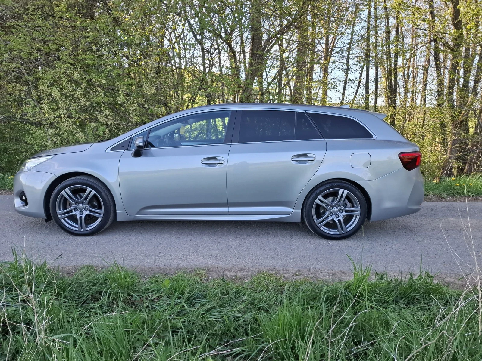 Toyota Avensis T27, снимка 17 - Автомобили и джипове - 54346566