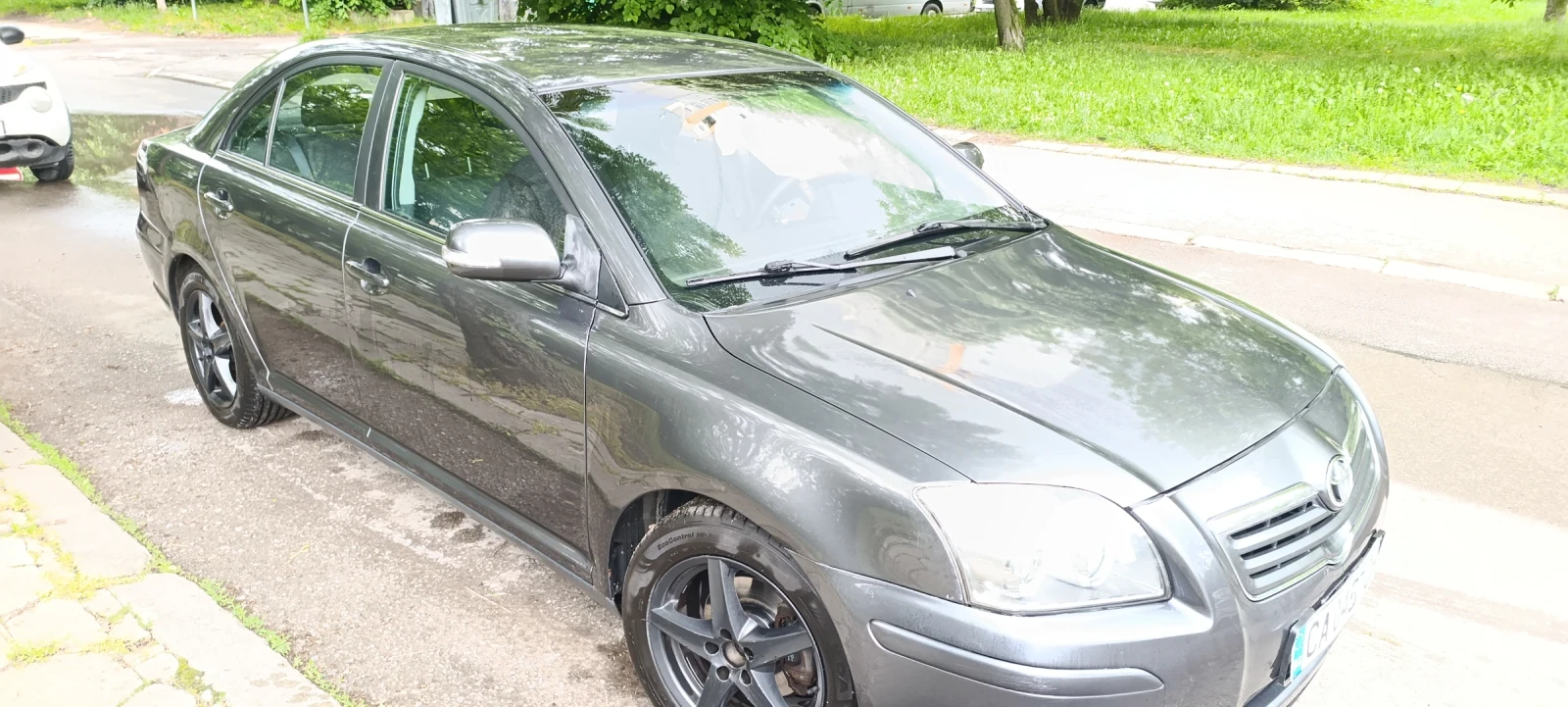 Toyota Avensis Тойота 1.6 бензин газ, снимка 2 - Автомобили и джипове - 54651906