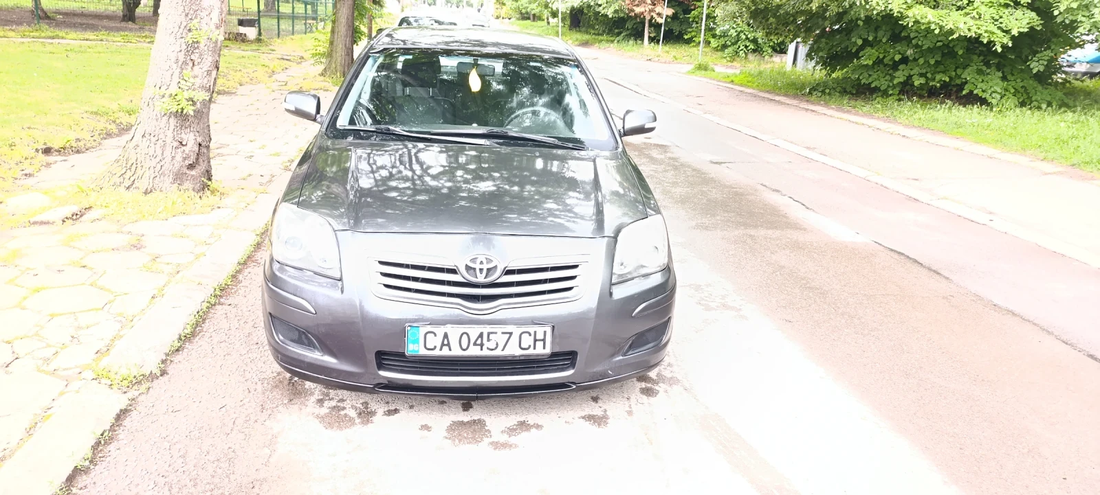 Toyota Avensis Тойота 1.6 бензин газ, снимка 1 - Автомобили и джипове - 54651906
