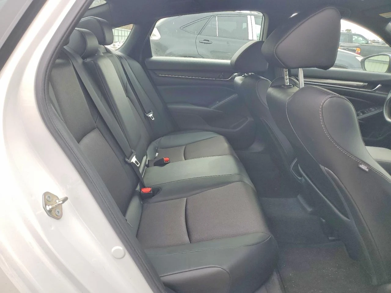 Honda Accord 1.5T* КОЖА* СЕРВИЗНА ИСТОРИЯ* ЛИЗИНГ, снимка 10 - Автомобили и джипове - 54762486