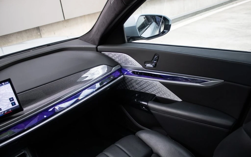 BMW i7 xDrive60 M-Sport, снимка 8 - Автомобили и джипове - 54847460
