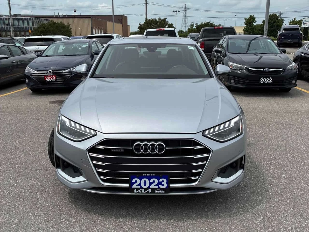 Audi A4 QUATTRO/ШИБИДАХ/БЕЗ ИНЦИДЕНТИ, снимка 2 - Автомобили и джипове - 55112081