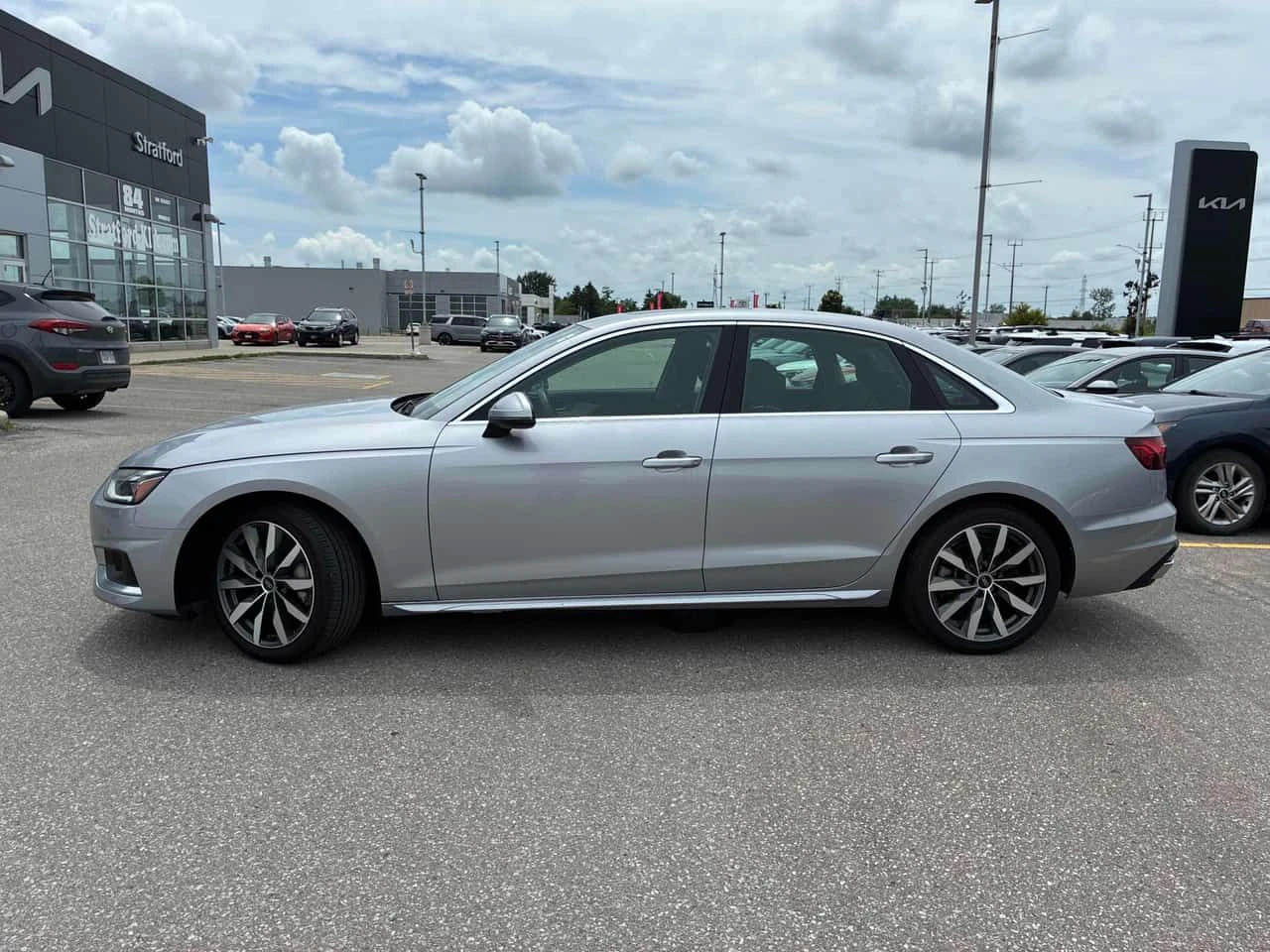 Audi A4 QUATTRO/ШИБИДАХ/БЕЗ ИНЦИДЕНТИ, снимка 3 - Автомобили и джипове - 55112081