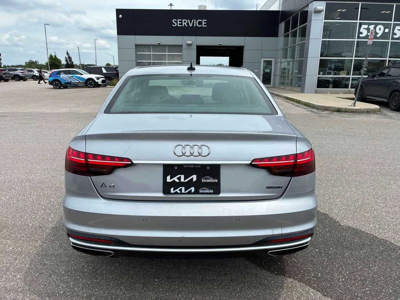 Audi A4 QUATTRO/ШИБИДАХ/БЕЗ ИНЦИДЕНТИ, снимка 5 - Автомобили и джипове - 55112081