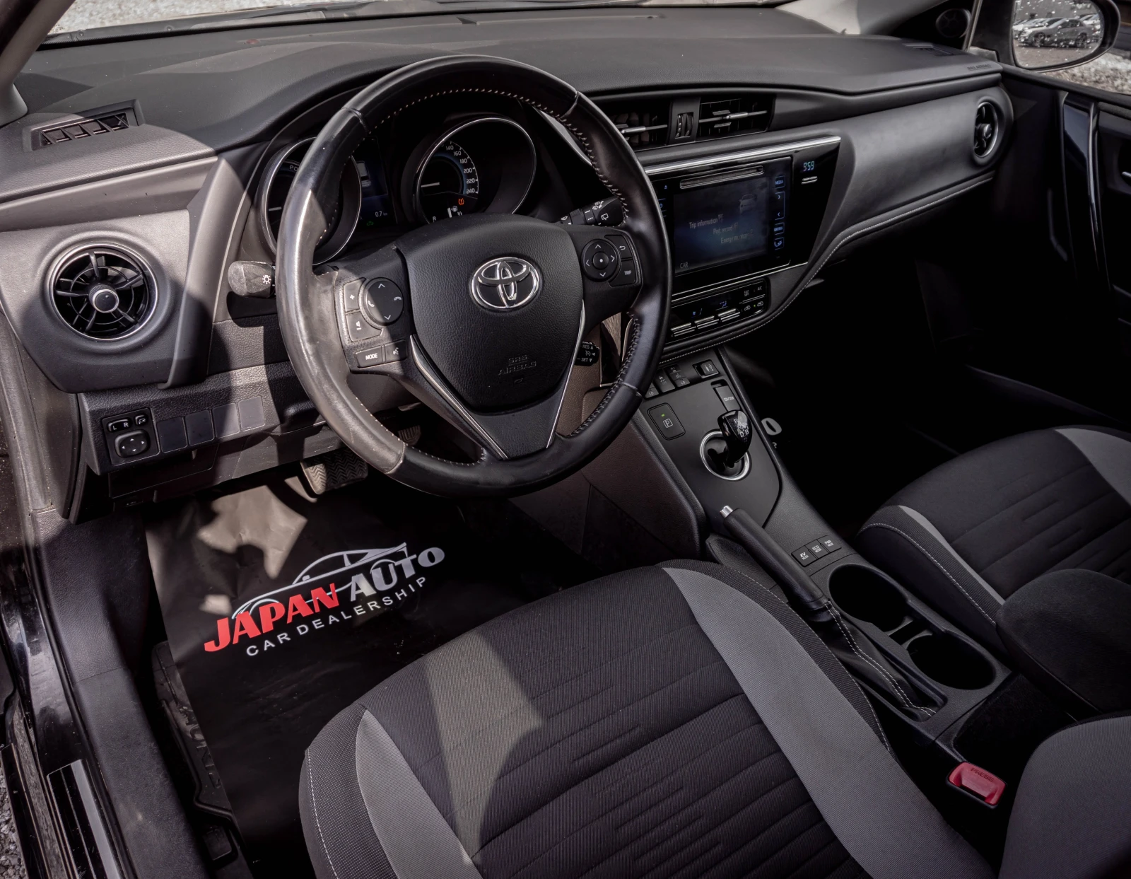 Toyota Auris 1.8 Hybrid Facelif Black Edition! ТОП! С ГАРАНЦИЯ!, снимка 7 - Автомобили и джипове - 55371790