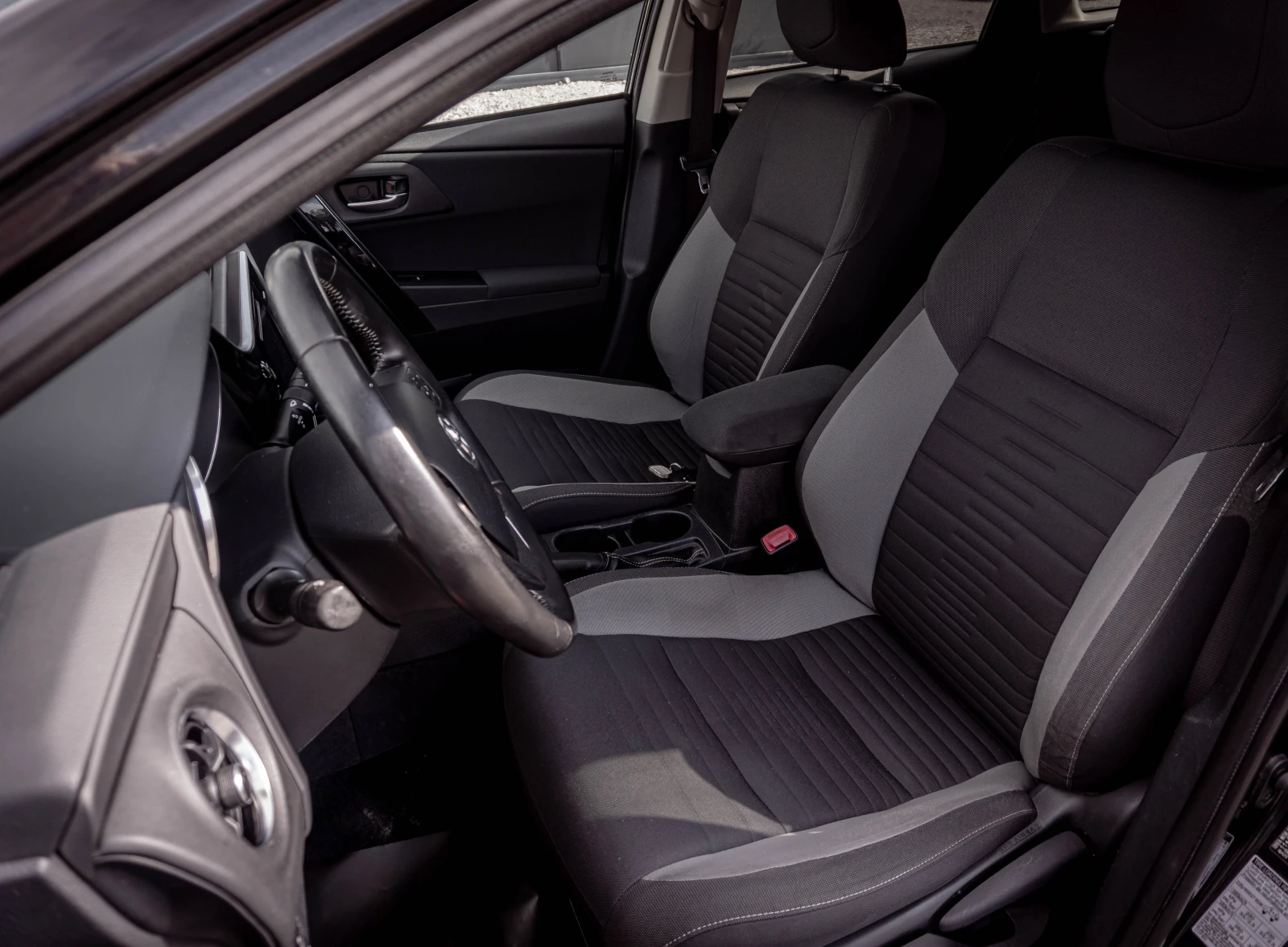 Toyota Auris 1.8 Hybrid Facelif Black Edition! ТОП! С ГАРАНЦИЯ!, снимка 10 - Автомобили и джипове - 55371790