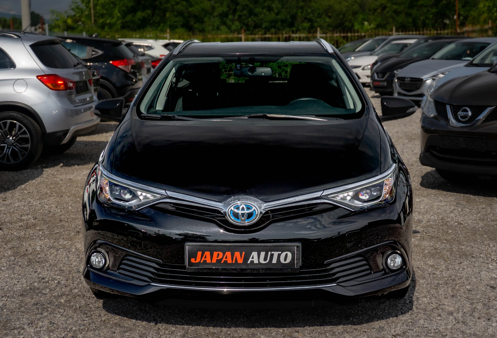 Toyota Auris 1.8 Hybrid Facelif Black Edition! ТОП! С ГАРАНЦИЯ!, снимка 2 - Автомобили и джипове - 55371790