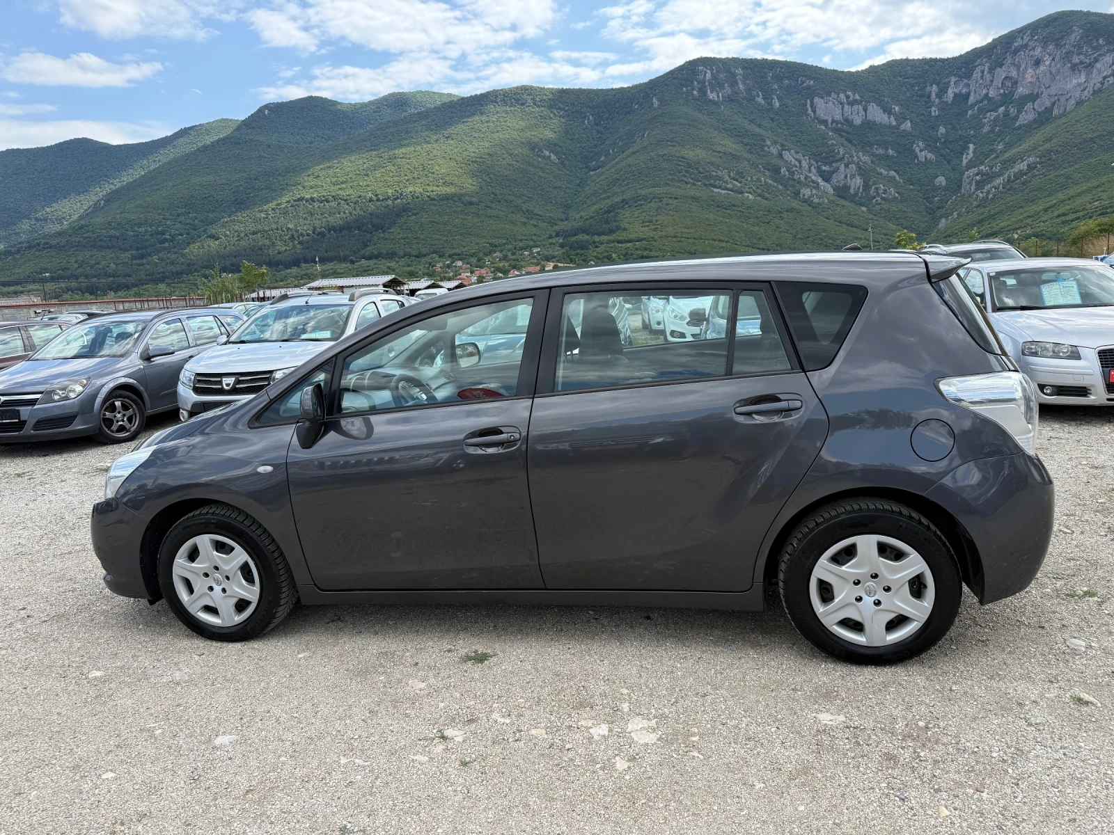 Toyota Verso 1.6 I  132 k.с., снимка 8 - Автомобили и джипове - 55394987