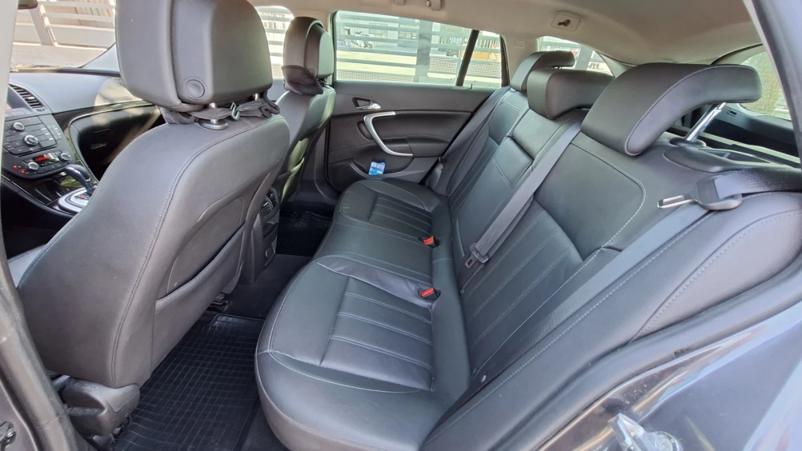 Opel Insignia 2.0 турбо 220 коня, снимка 12 - Автомобили и джипове - 56061515